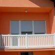 PVC balkonska vrata sa dvokrilnim prozorom